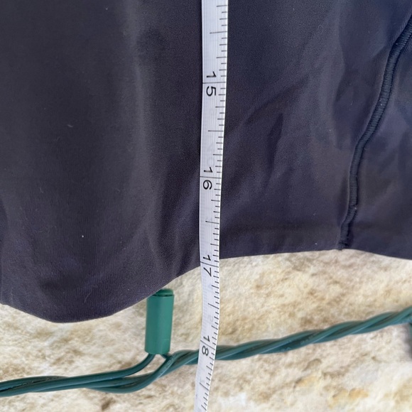 Lululemon stretch crop tee - Picture 2 of 5